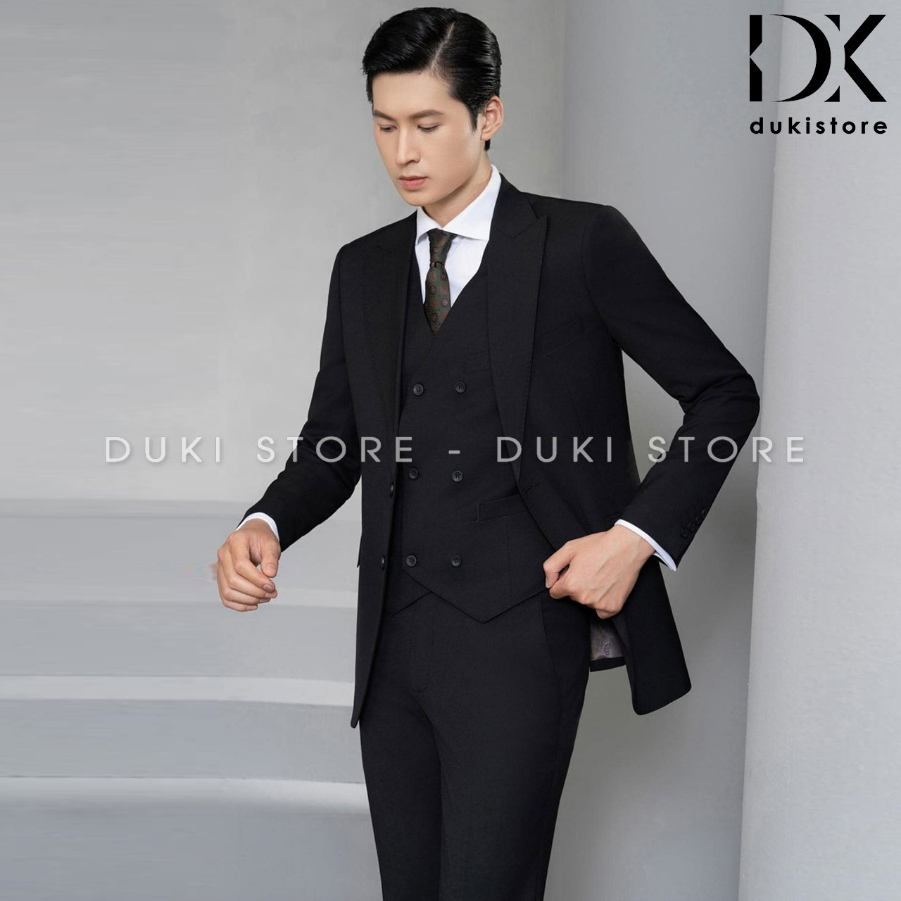 bo-ao-vest-nam-2-cuc-mau-den-dot-vien-cao-cap-DKB0100-1.jpg